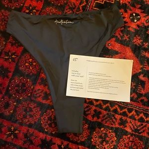 437 The Aubrey Bottoms in Black